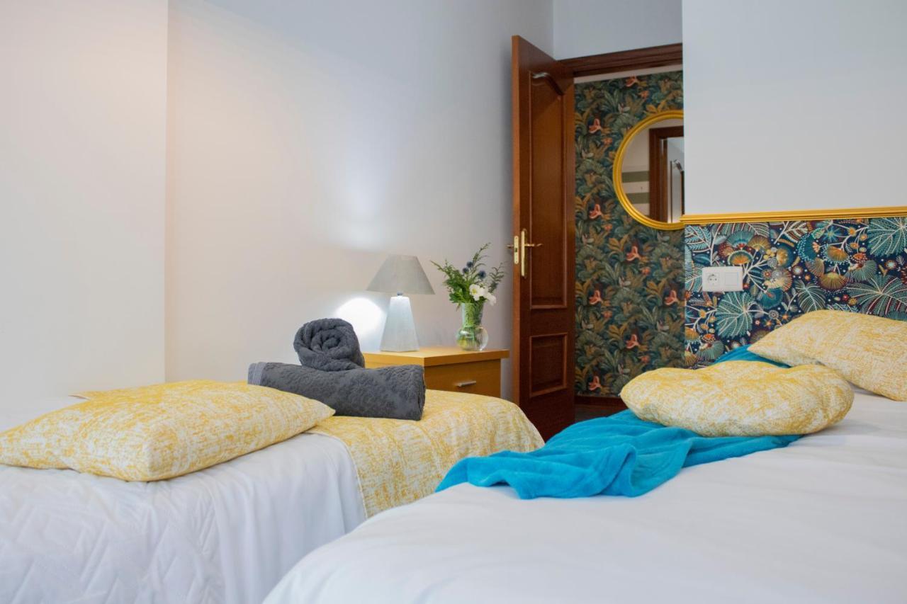 Luxury Singular Apartamento 4 Dormitorios Santiago de Compostela Luaran gambar
